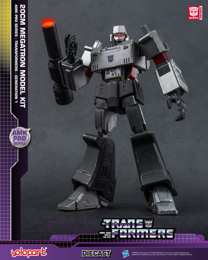 Transformers: Generation 1 - 20cm Megatron Model Kit - AMK PRO Series