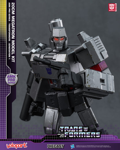 Transformers: Generation 1 - 20cm Megatron Model Kit - AMK PRO Series