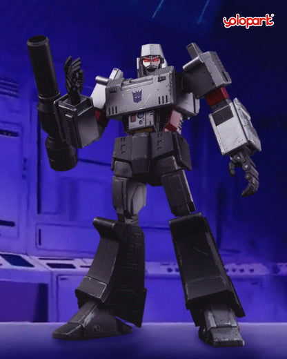 Transformers: Generation 1 - 20cm Megatron Model Kit - AMK PRO Series